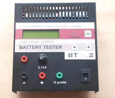 Tester baterií BT2
